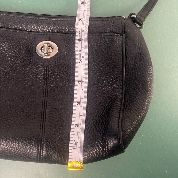 Black COACH PARK LEATHER SWINGPACK - Picture 16 of 16